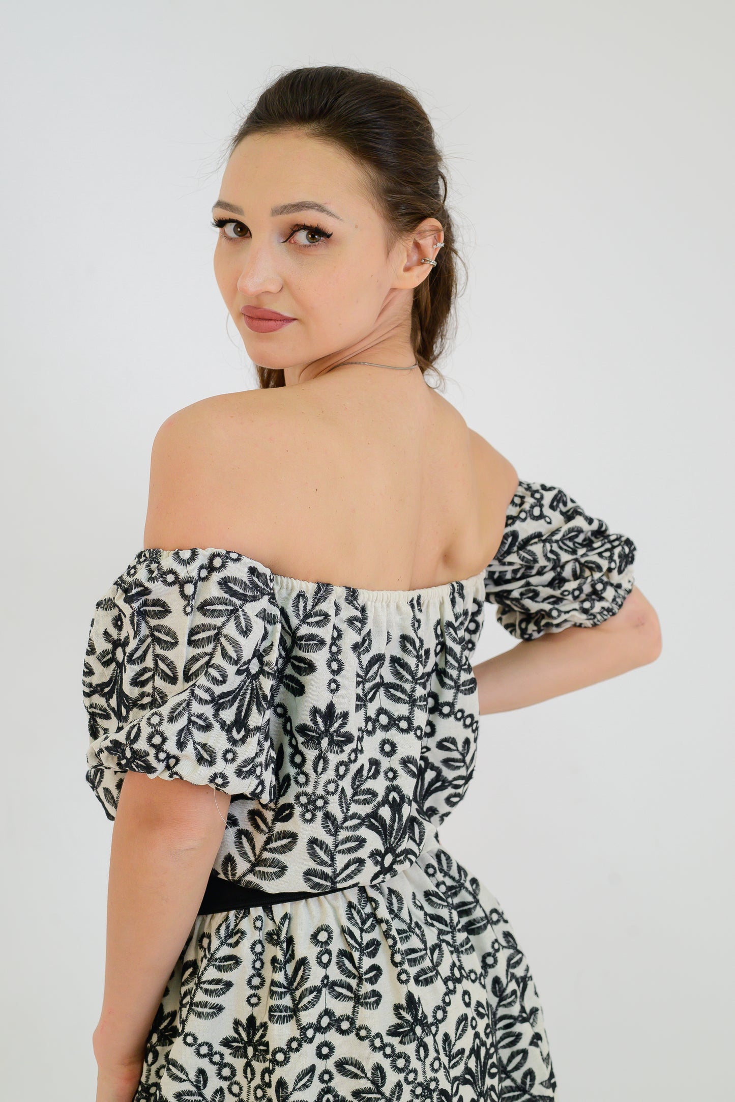 Embroidered Linen Set
