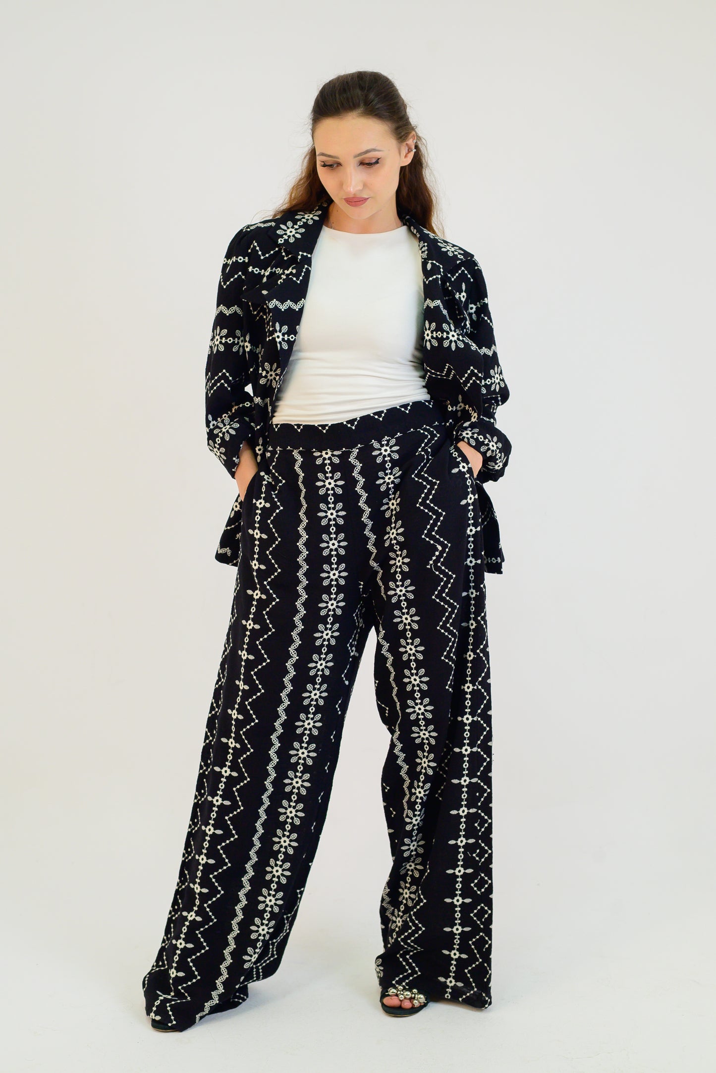 Classic Contrast Set